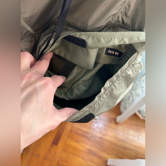 NWOT Adidas “wind rdy” hooded windbreaker legacy green size tagged xs fits small - Picture 7 of 16